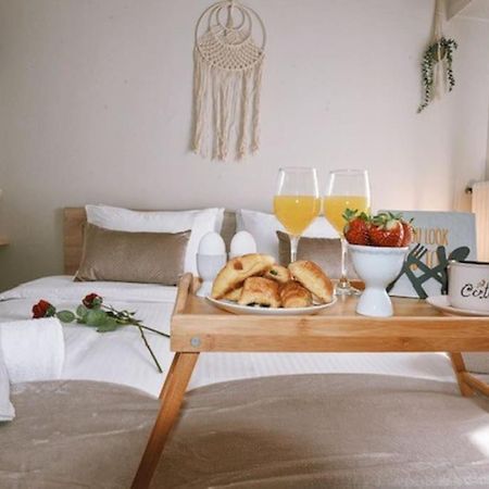 Cozy Apartment In The Heart Of Athens! Exterior foto